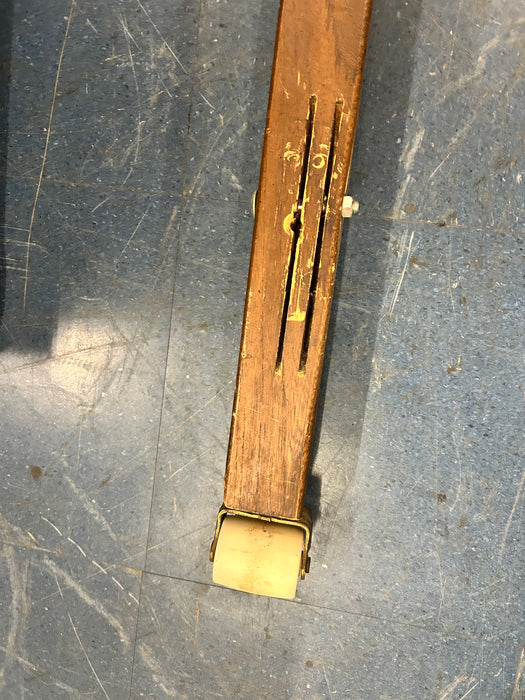 Wood twin headboard on casters 33703