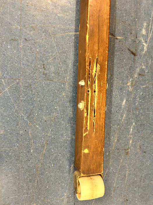 Wood twin headboard on casters 33703