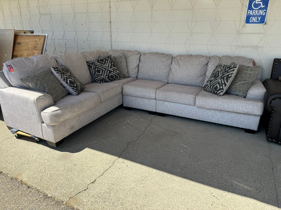 Near new Wellhaven 3-piece gray sectional sofa couch by Ashley 32436