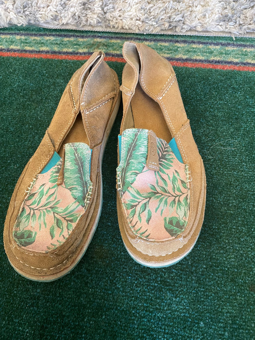 Ariat leaf pattern size 8B shoes 32467