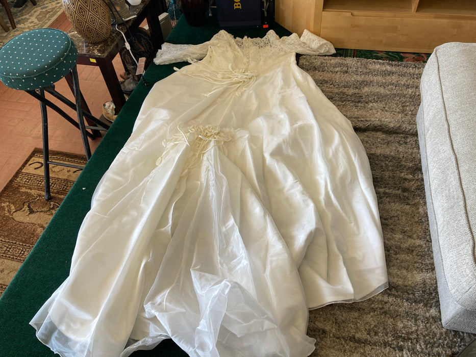 Wedding dress size 24 32476