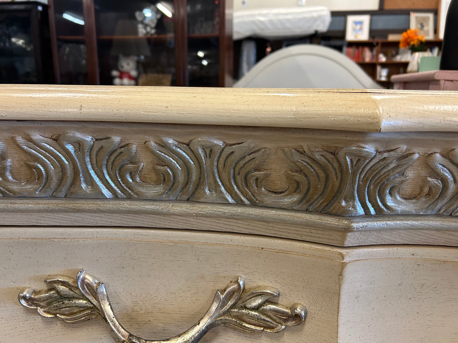Henredon French Rococo Louis XV 9-drawer dresser 34209