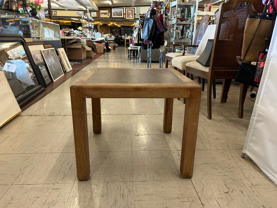 Sturdy wood side end table 34229