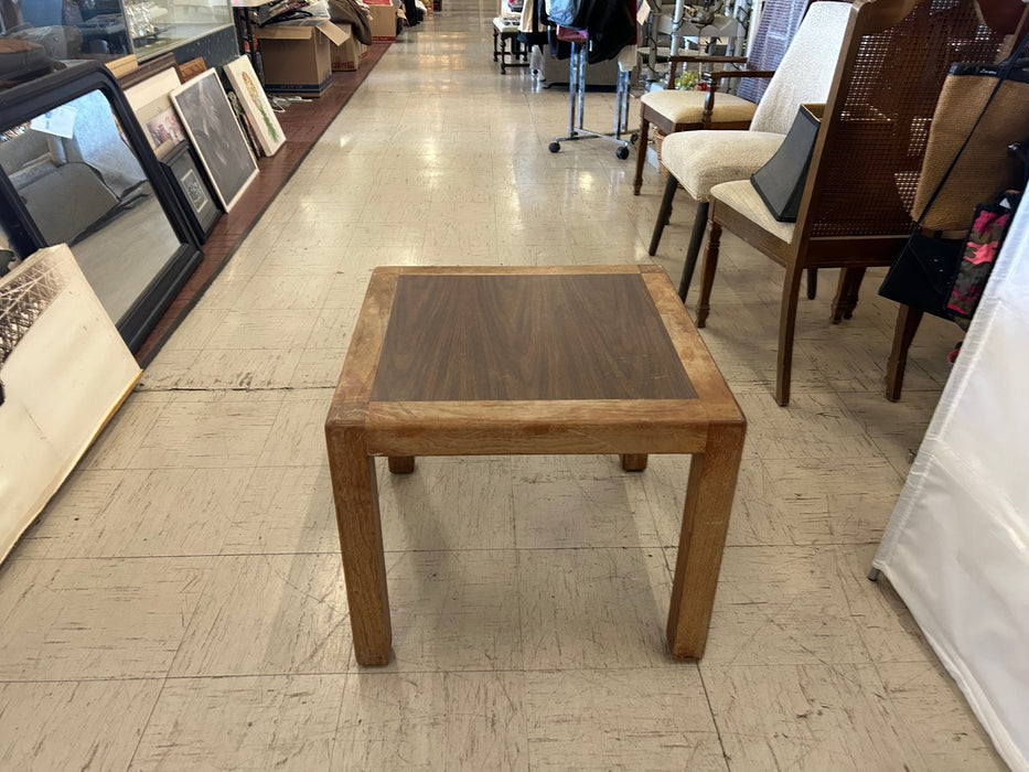 Sturdy wood side end table 34229