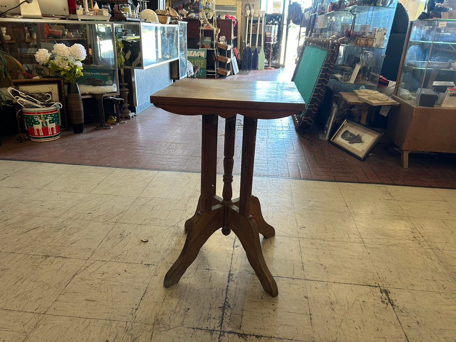 Tall vintage side end table 34230