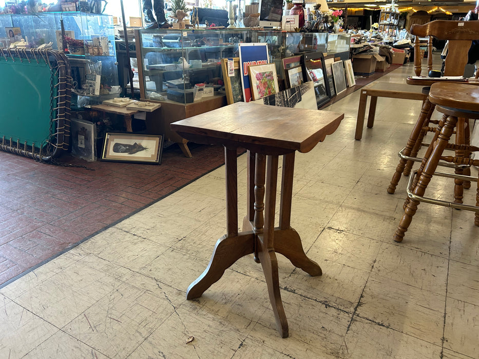 Tall vintage side end table 34230