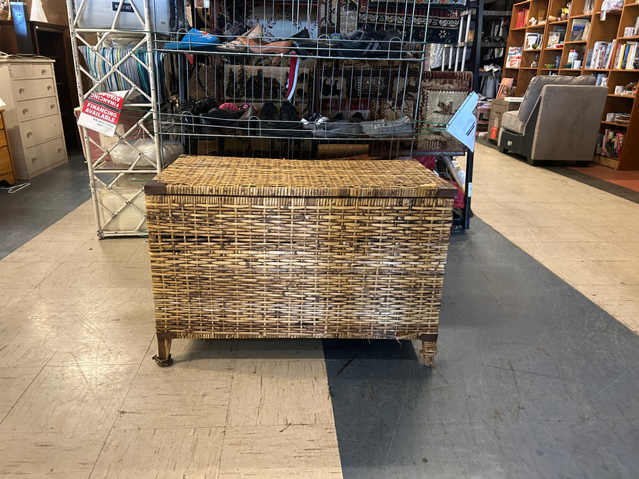 Woven rattan storage trunk hope chest 34231
