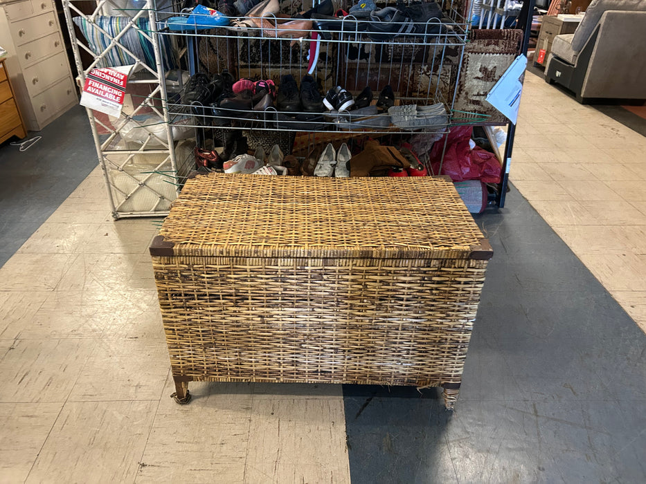 Woven rattan storage trunk hope chest 34231