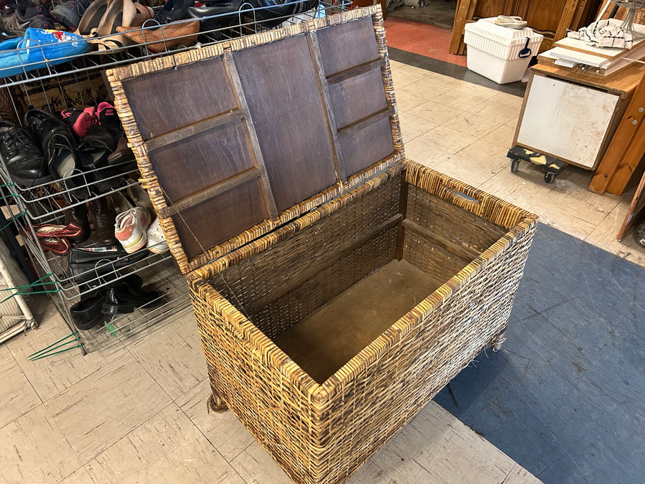 Woven rattan storage trunk hope chest 34231