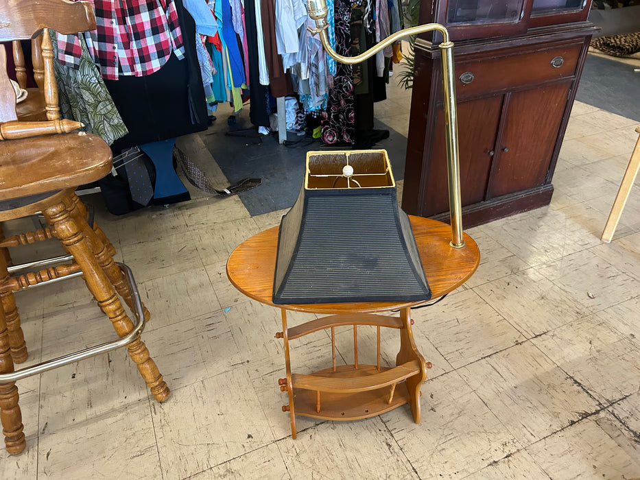 Accent side end table with built in lamp and magazine rack 34236