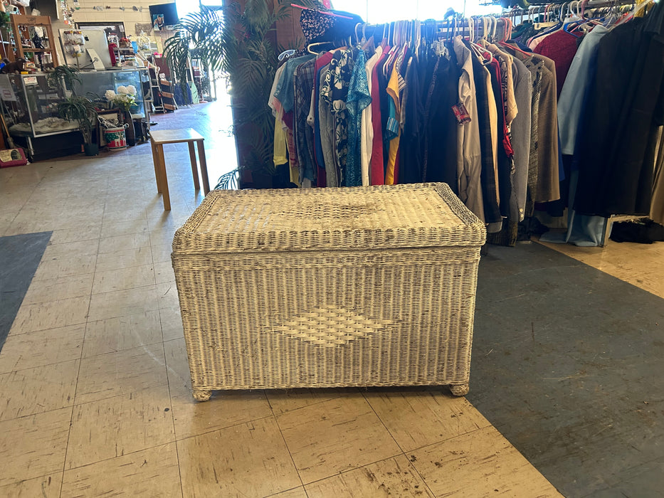 White wicker storage trunk hope chest 34237