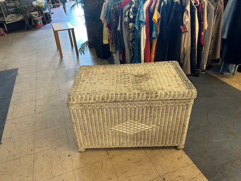 White wicker storage trunk hope chest 34237