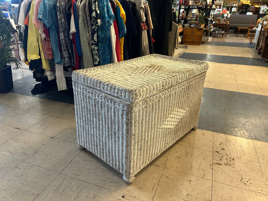 White wicker storage trunk hope chest 34237