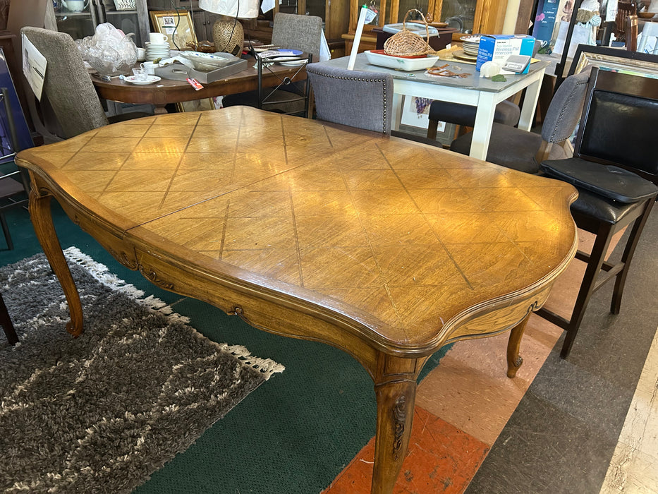 French Provincial style kitchen or dining table 34240