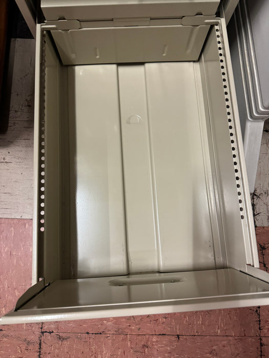 Beige metal 2 file drawer filing cabinets 32537