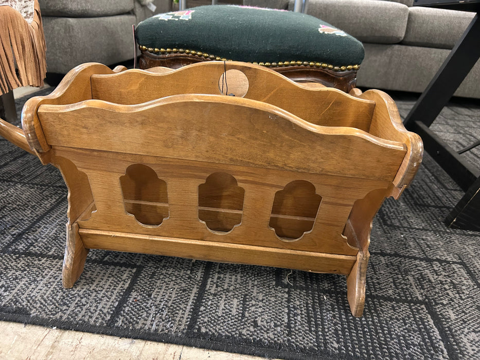 Small wooden magazine rack 34251
