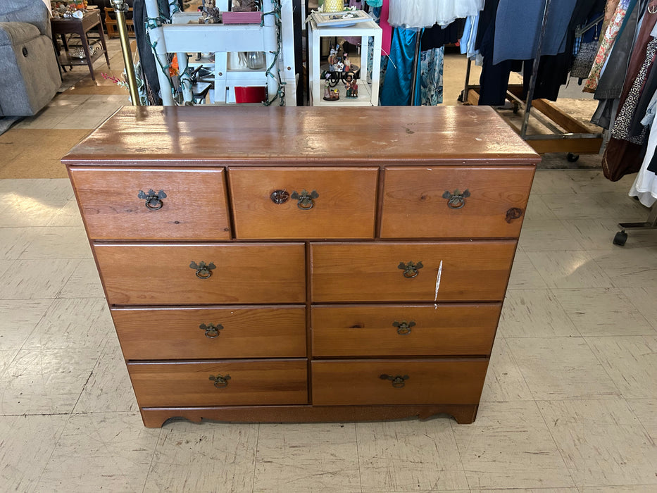 9 drawer wood dresser 34262