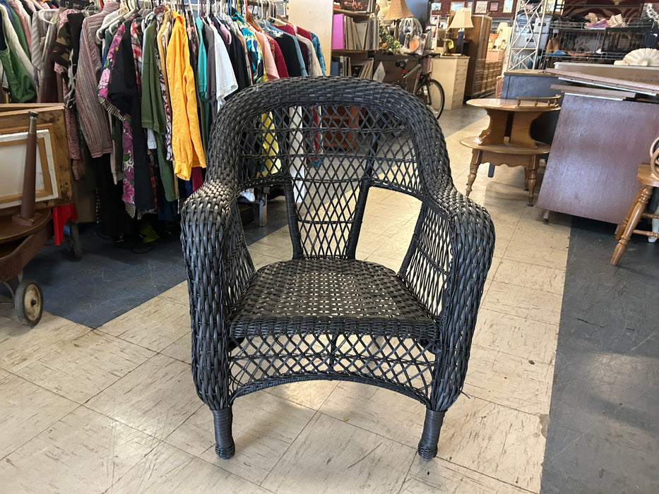 Wicker patio arm chair for indoors or outdoor 34265
