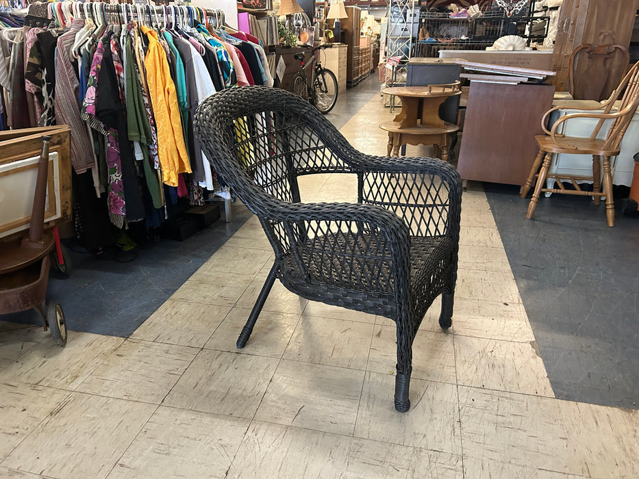Wicker patio arm chair for indoors or outdoor 34265