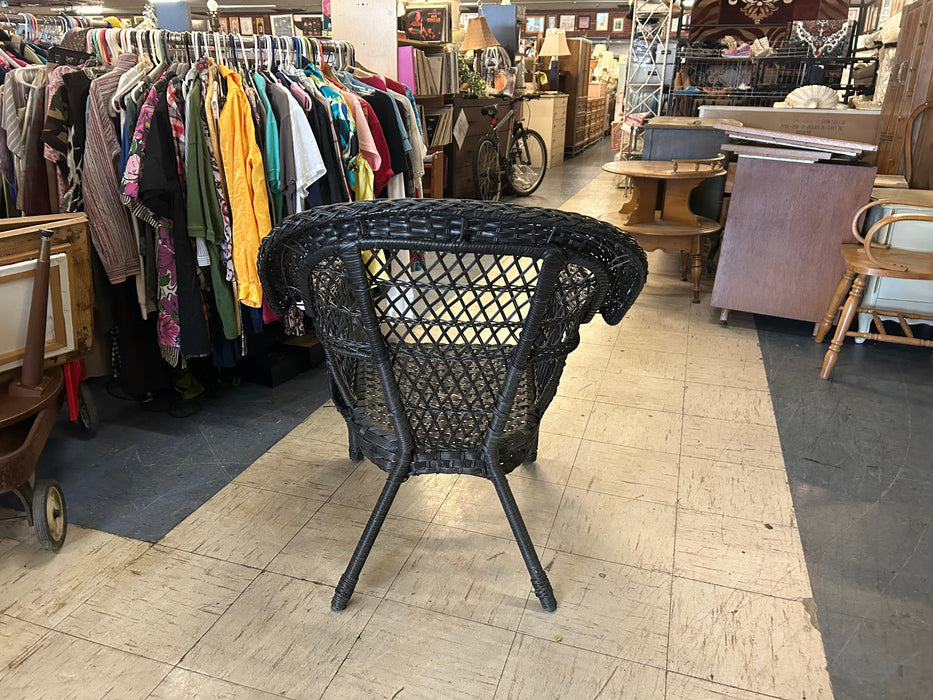 Wicker patio arm chair for indoors or outdoor 34265
