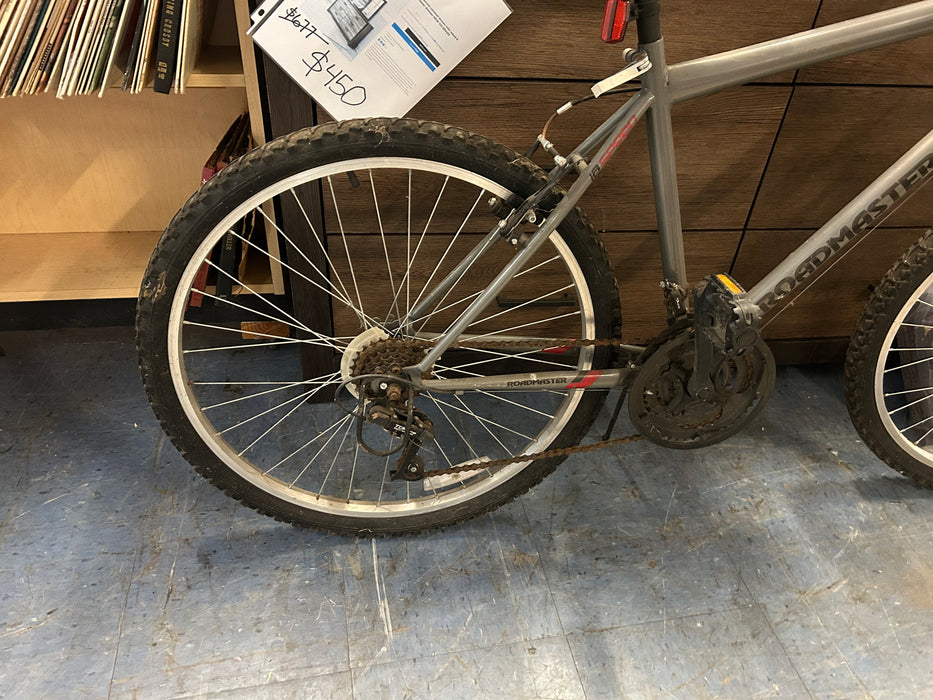 Gray Roadmaster Granite Peak men's mountain bike bicycle 34284