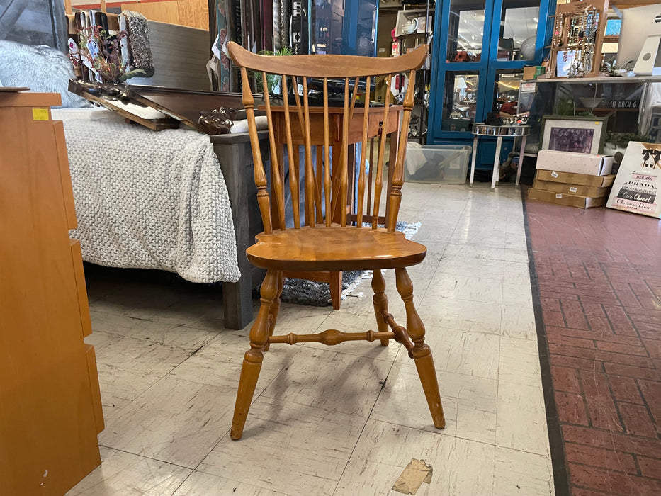 Windsor dining chair 32589