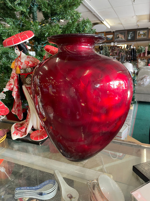 Red vase 31514