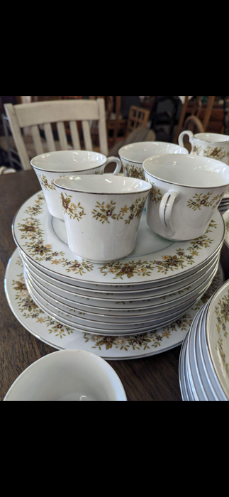 1969 floral /gold rimed fine four cown china 44 piece set 33251