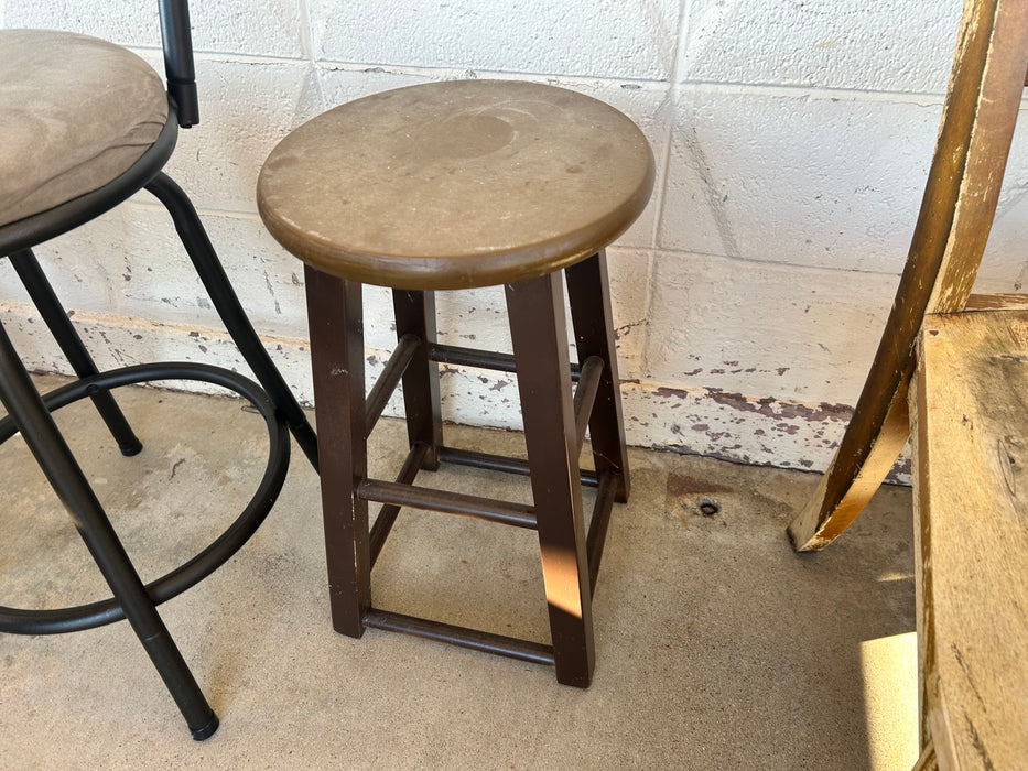 Small wooden backless stool 22" seat height 33998