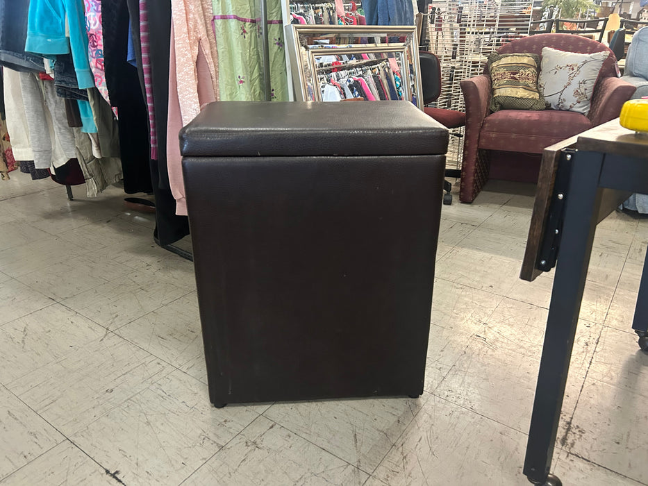 Leatherette storage box 33994