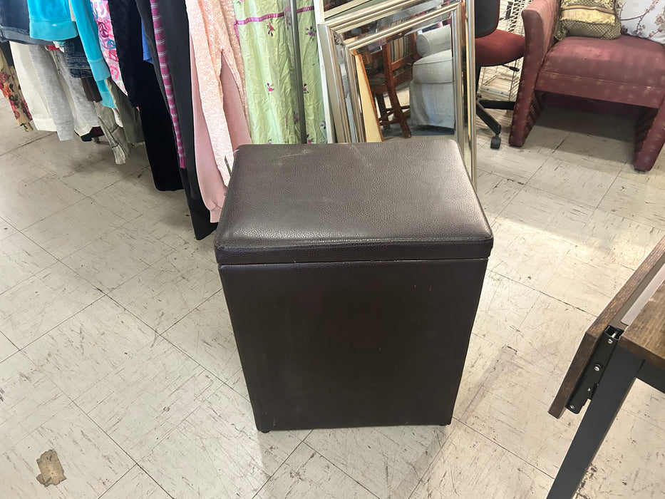 Leatherette storage box 33994