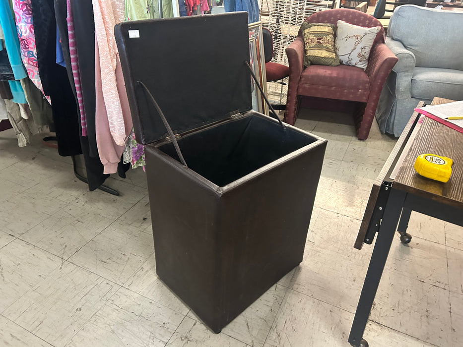 Leatherette storage box 33994