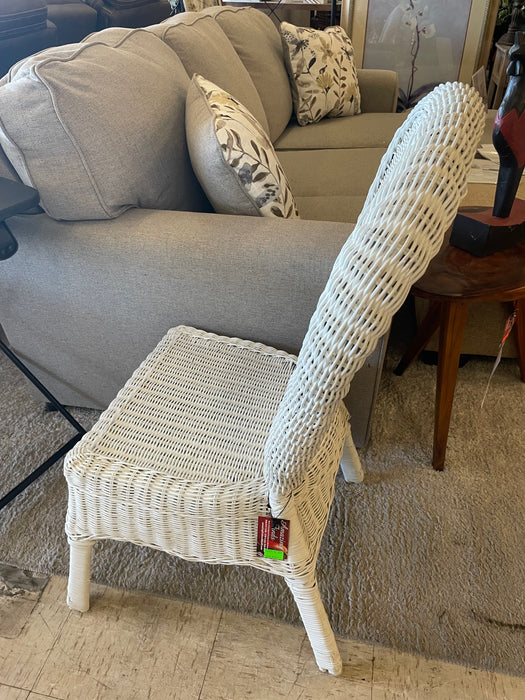 Antique white wicker vanity chair 33029