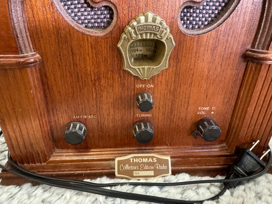 Thomas collector antique radio 33056