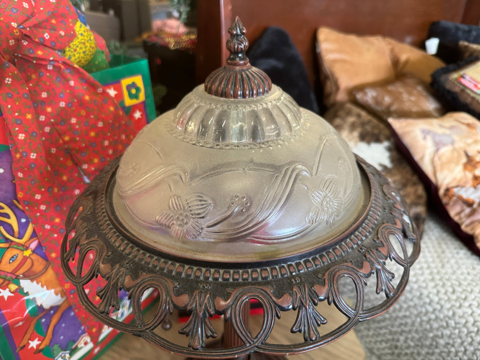 Art Deco style lamp w/ frosted floret dome shade 33060