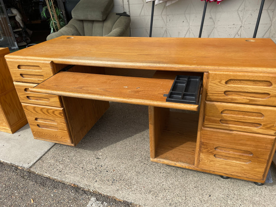 6 drawer oak computer desk 33099