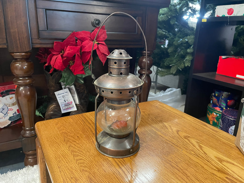 Vintage lantern 33116