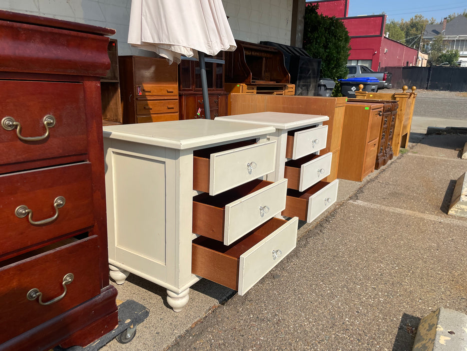 3 drawer off white nightstands 33120