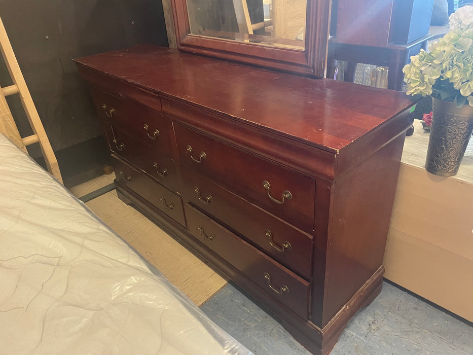 Dresser with 8 drawers and beveled mirror 33124