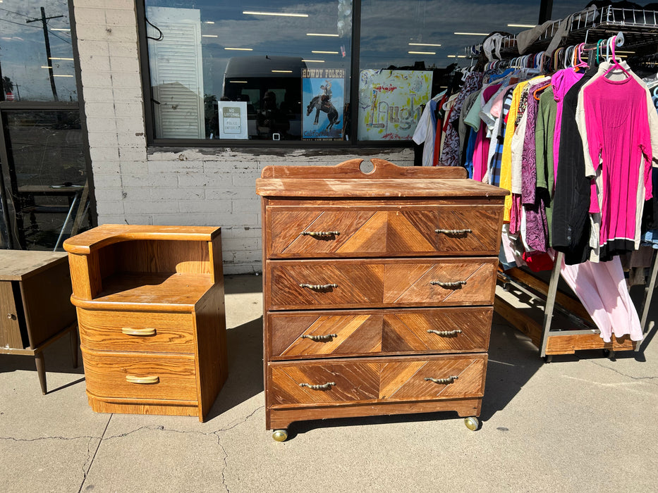 4 drawer chest dresser with caster wheels 33918