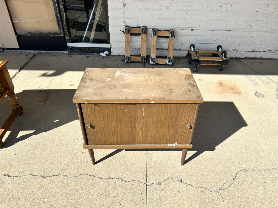Small mid century style cabinet 33920