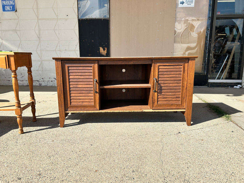 TV stand with louver style cabinet doors 33922