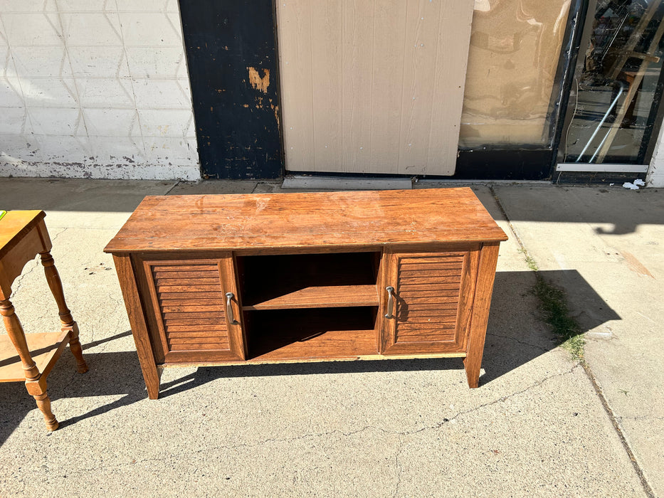 TV stand with louver style cabinet doors 33922