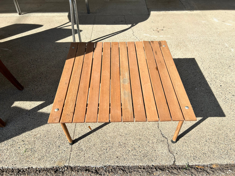 Wood slat coffee table 33925