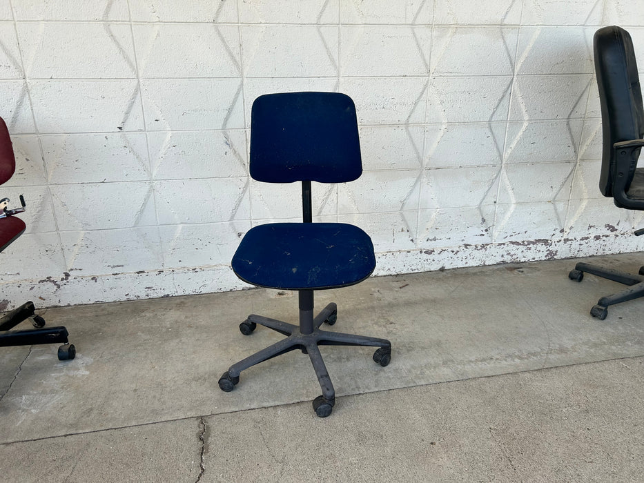 Blue office desk chair 33943