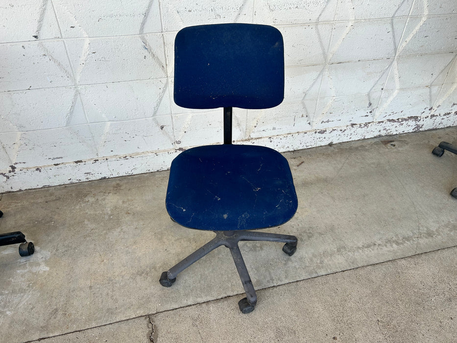Blue office desk chair 33943