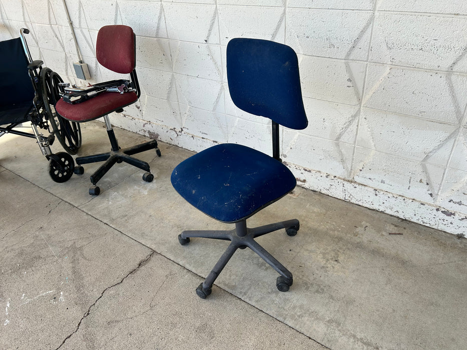 Blue office desk chair 33943