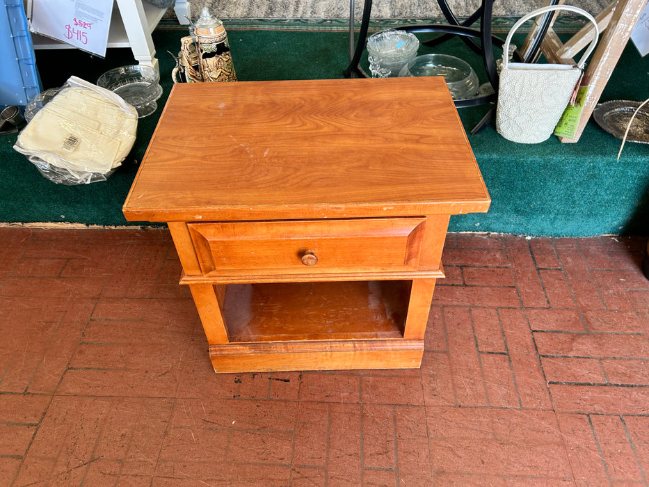 1 drawer nightstand 33952