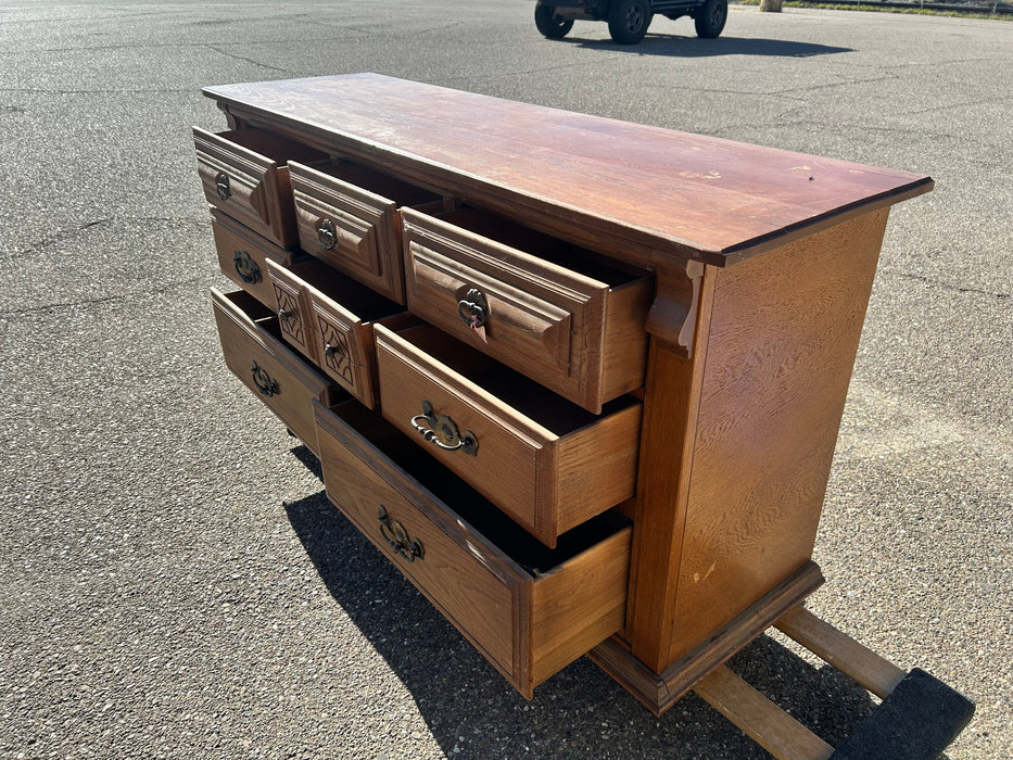 8 drawer dresser 33977