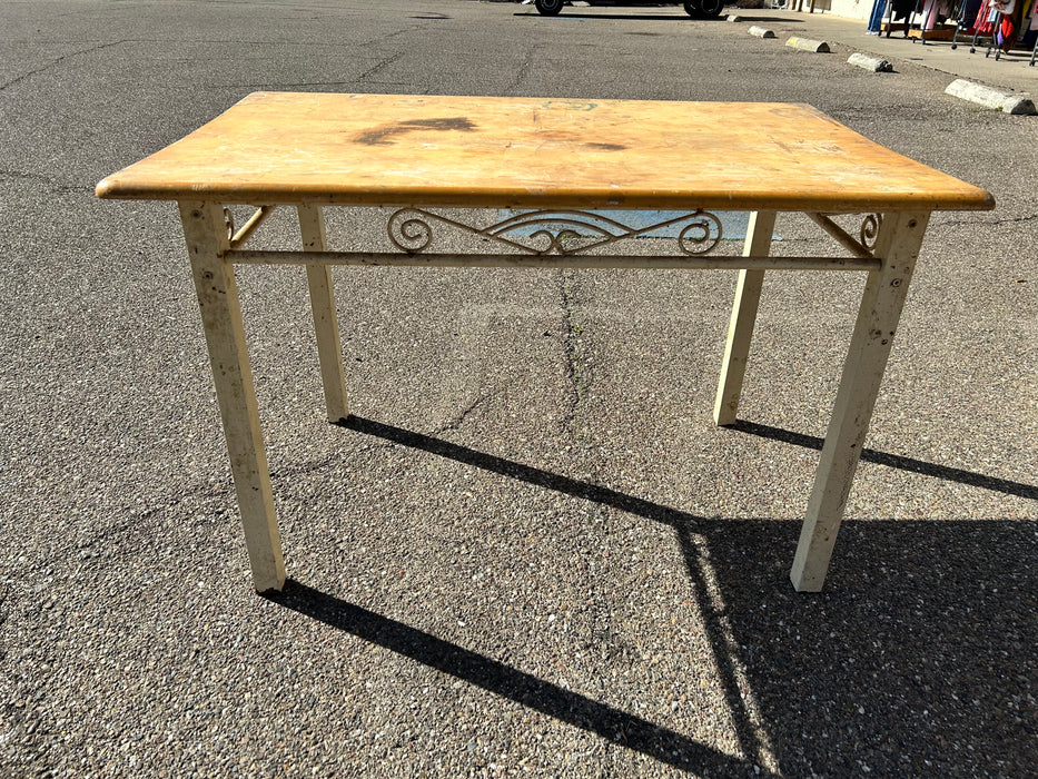 Kitchen or dining table 33966